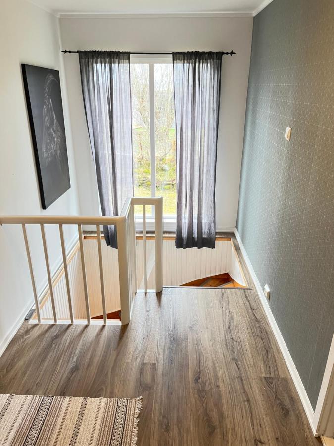 Appartamento Hus Sentralt I Lofoten Leknes Esterno foto